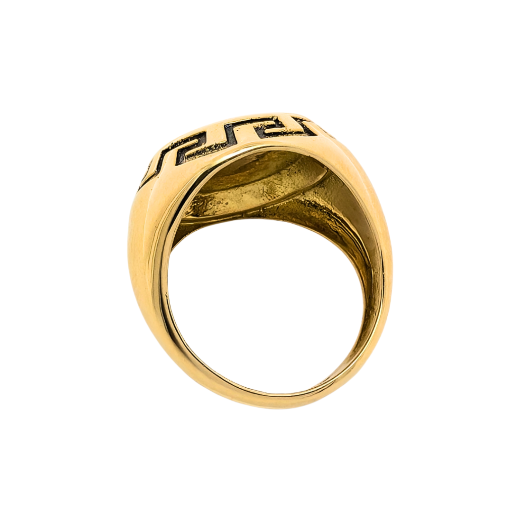 Anello in oro con simbolo Trinacria e brillanti