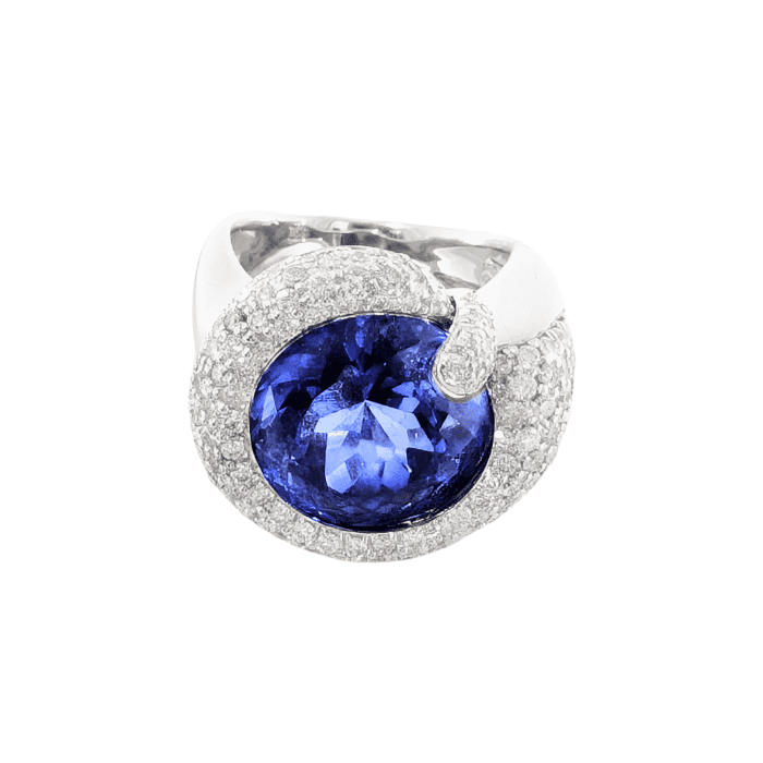 anello in oro bianco e zaffiro